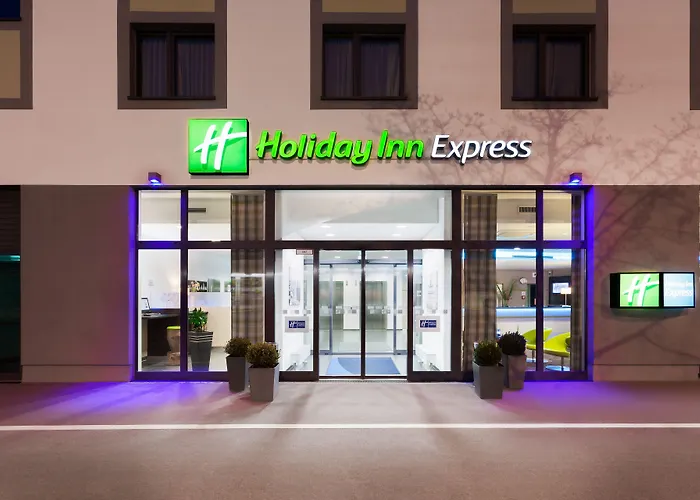 Express By Ihg Hotell 3*