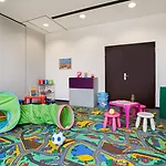 Express By Ihg Hotel 3*