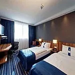 فندق Express By Ihg