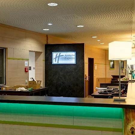 Express By Ihg 3*