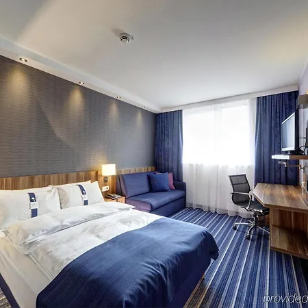 Express By Ihg Hotel