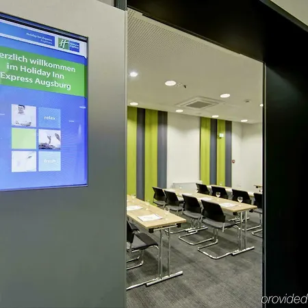 Express By Ihg Hotel 3*