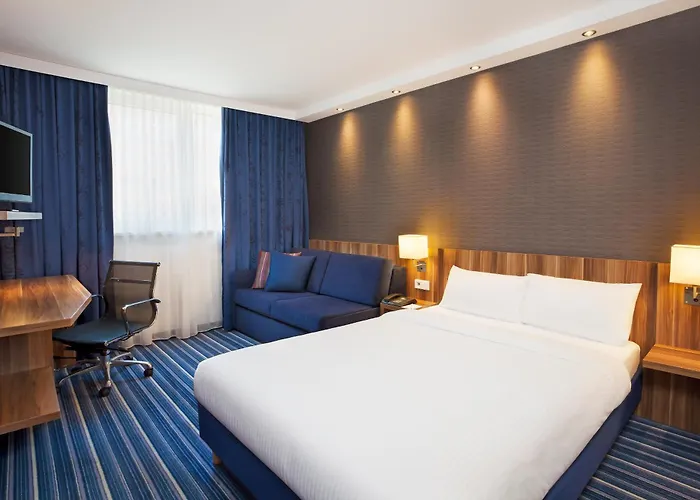 Express By Ihg Hotel