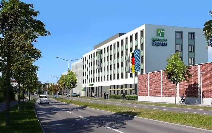 Express By Ihg Hotel 3*